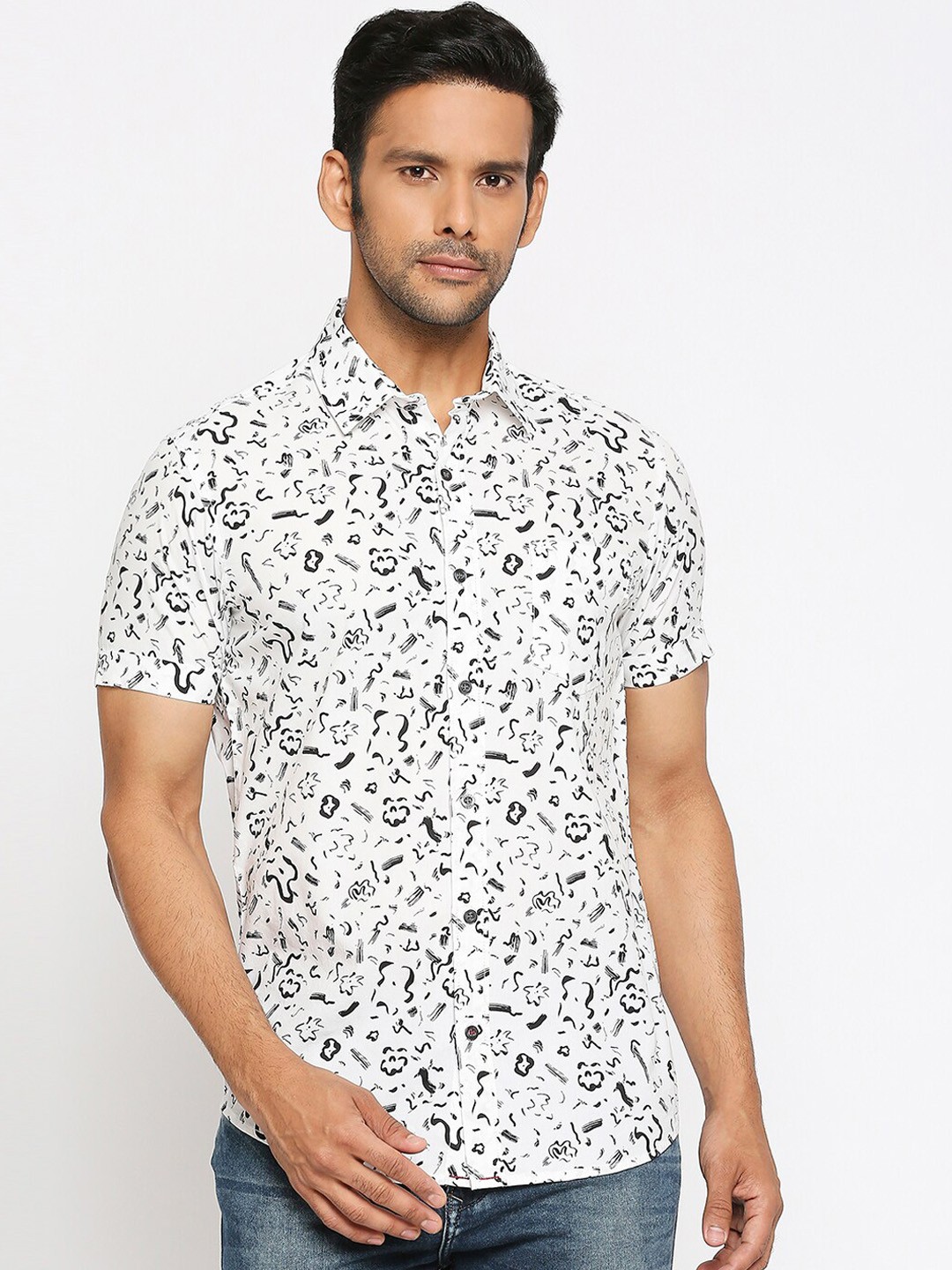 

Mufti Men White Slim Fit Printed Casual Shirt