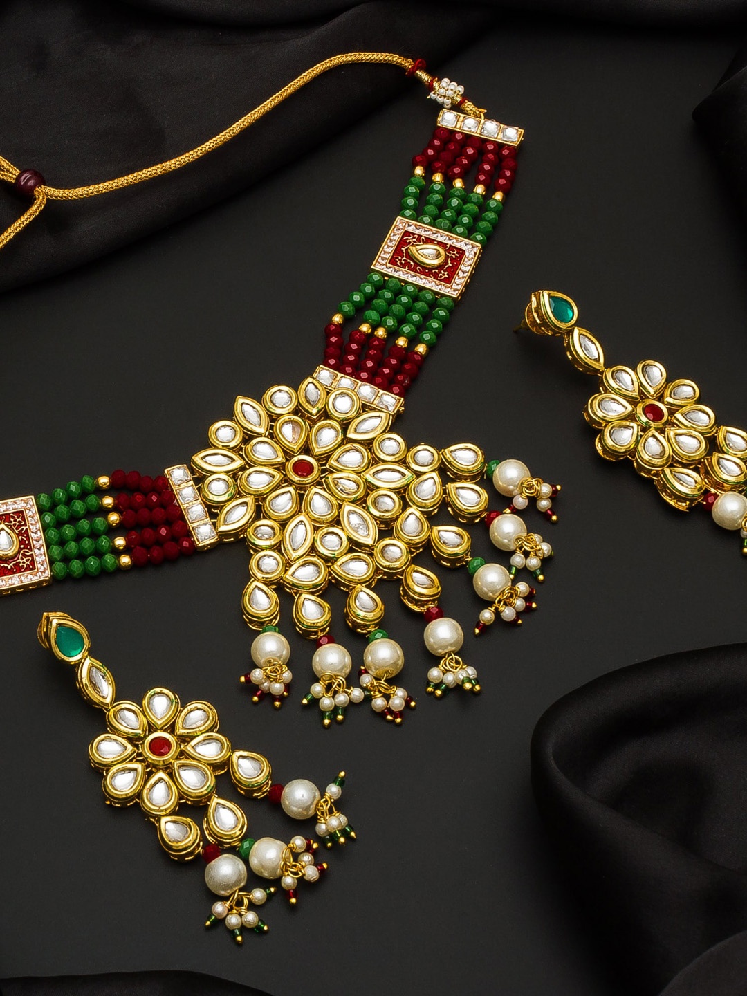 

aadita Gold-Plated White & Green Kundan-Studded & Beaded Handcrafted Jewellery Set