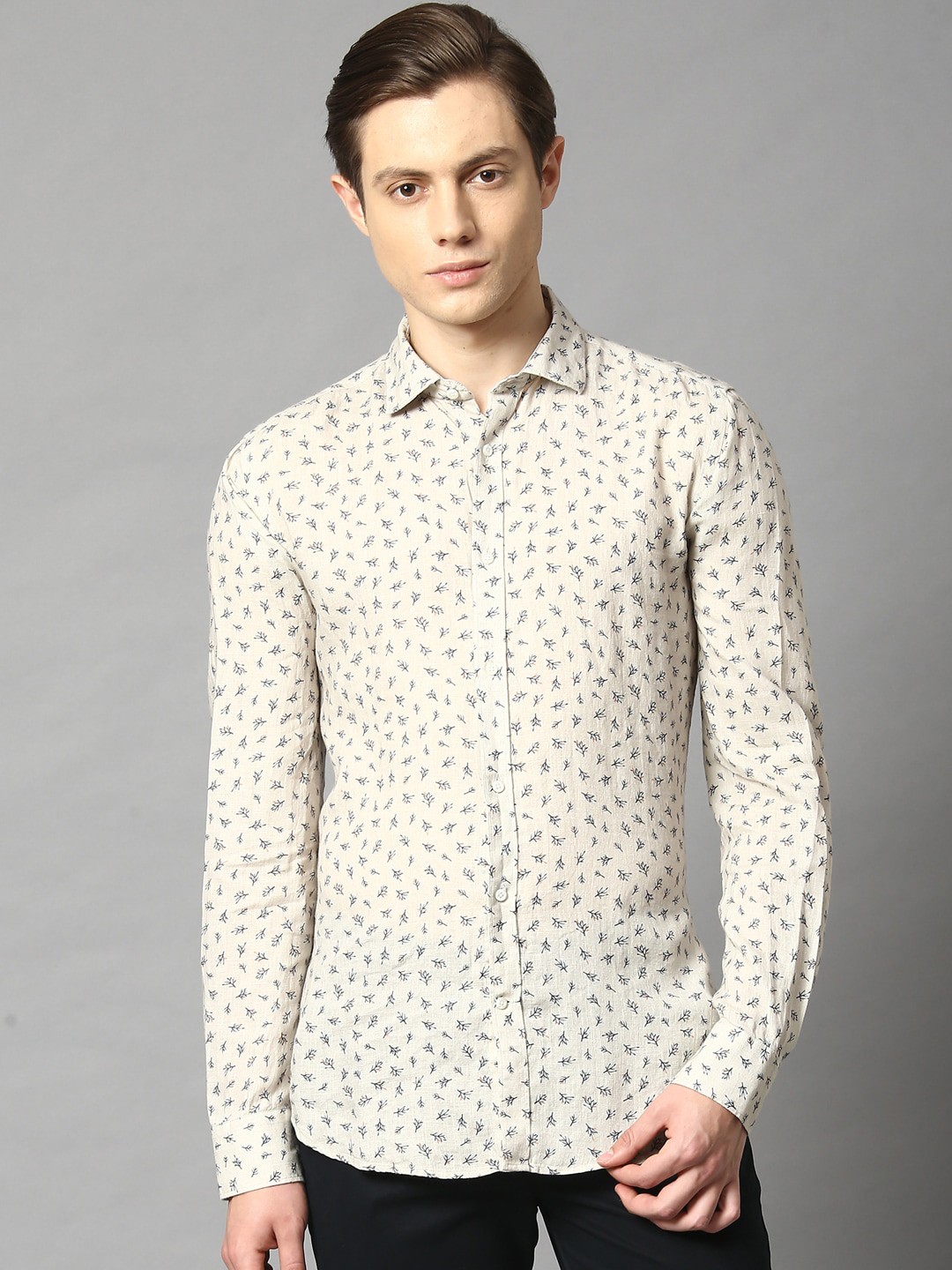 

HARSAM Men Beige Slim Fit Printed Casual Shirt