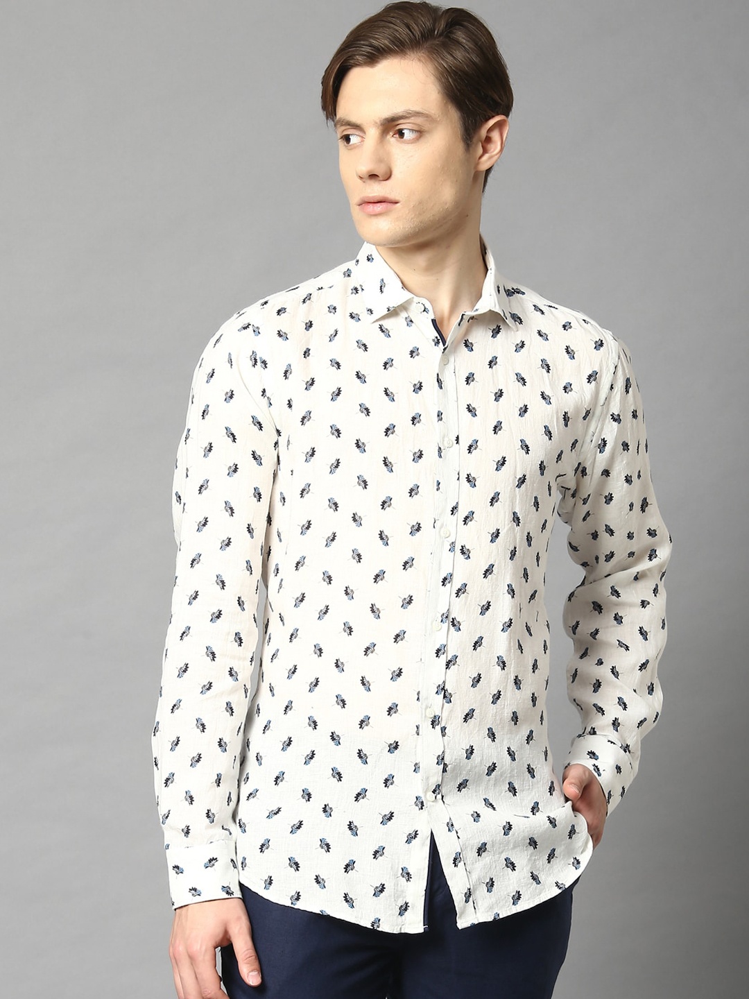 

HARSAM Men Off-White Slim Fit Printed Casual Shirt
