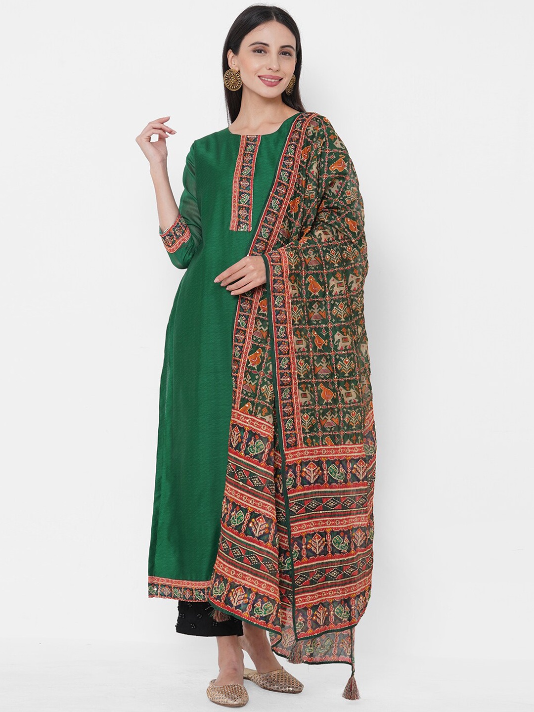 

FASHOR Women Green & Red Ethnic Motifs Kantha Work Kurta With Dupatta