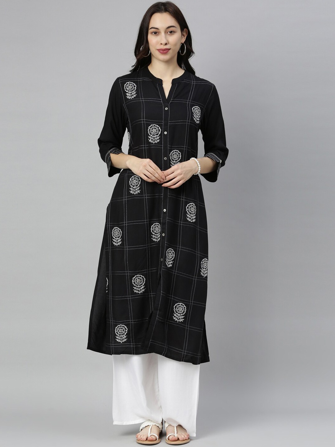

Neerus Women Black Ethnic Motifs Embroidered Thread Work Kurta
