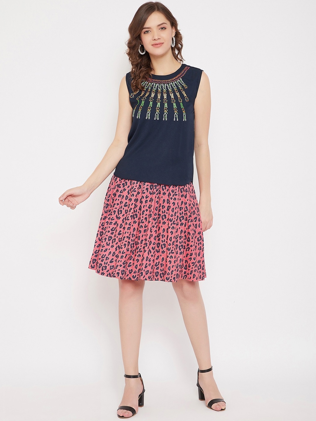 

Bitterlime Women Navy Blue & Coral Embroidered Top with Printed Skirt