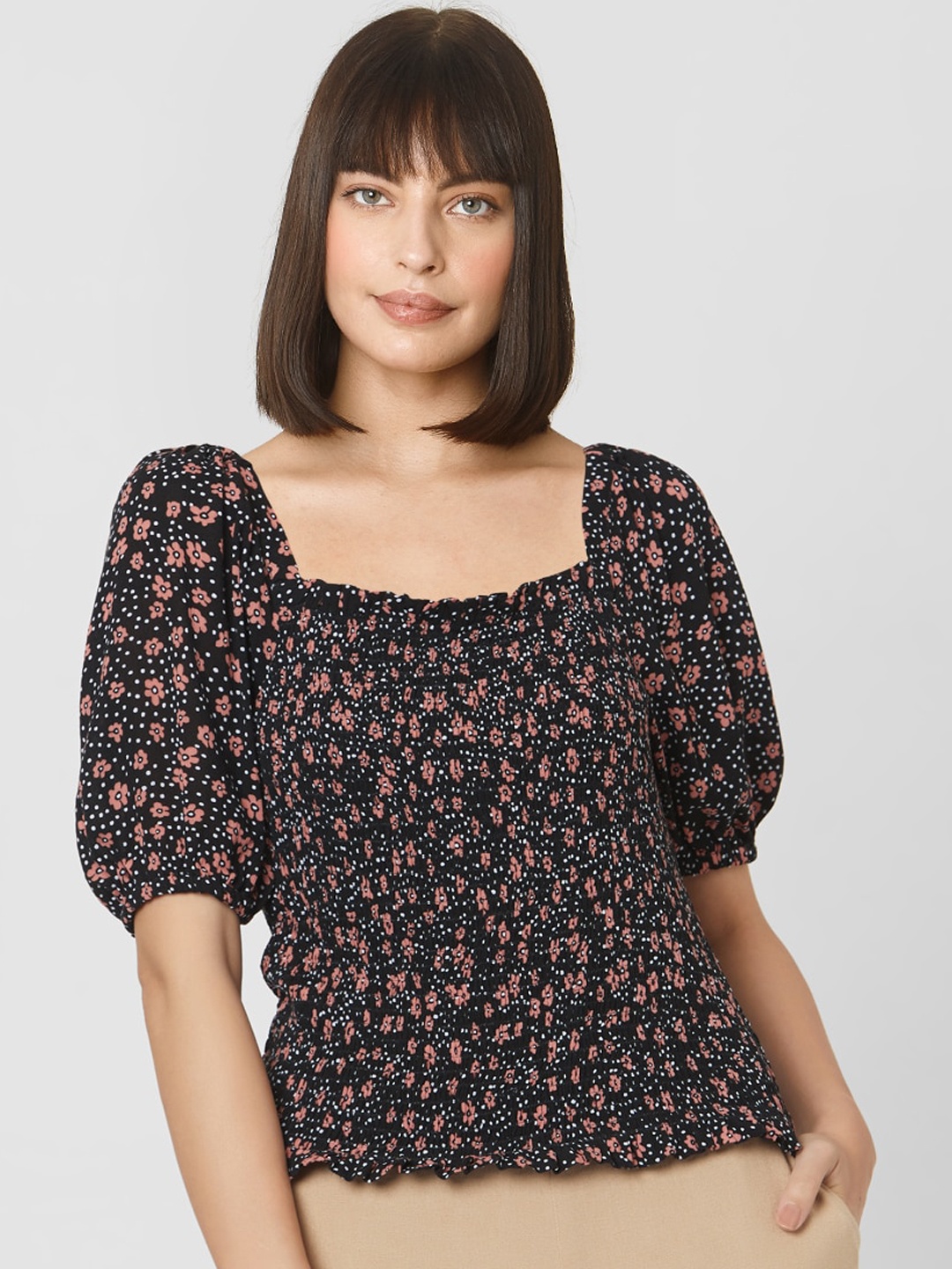 

Vero Moda Black & Pink Floral Printed Puff Sleeves Boxy Top