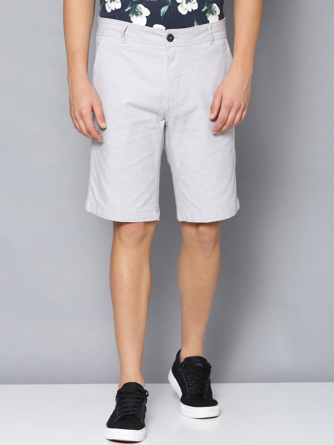 

Bruun & Stengade Men Grey Solid Slim Fit Regular Shorts