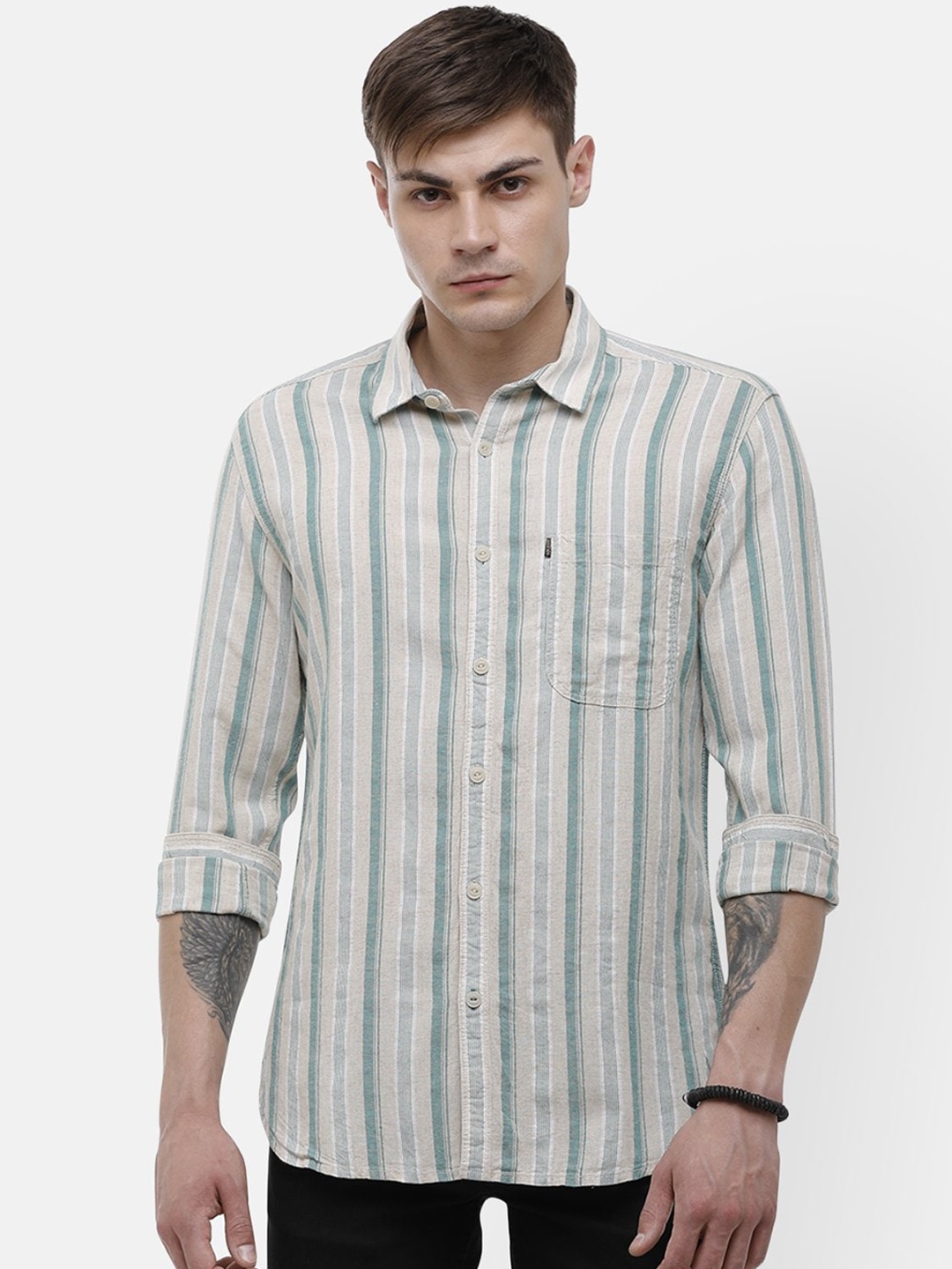 

Voi Jeans Men Green & Beige Slim Fit Striped Casual Shirt