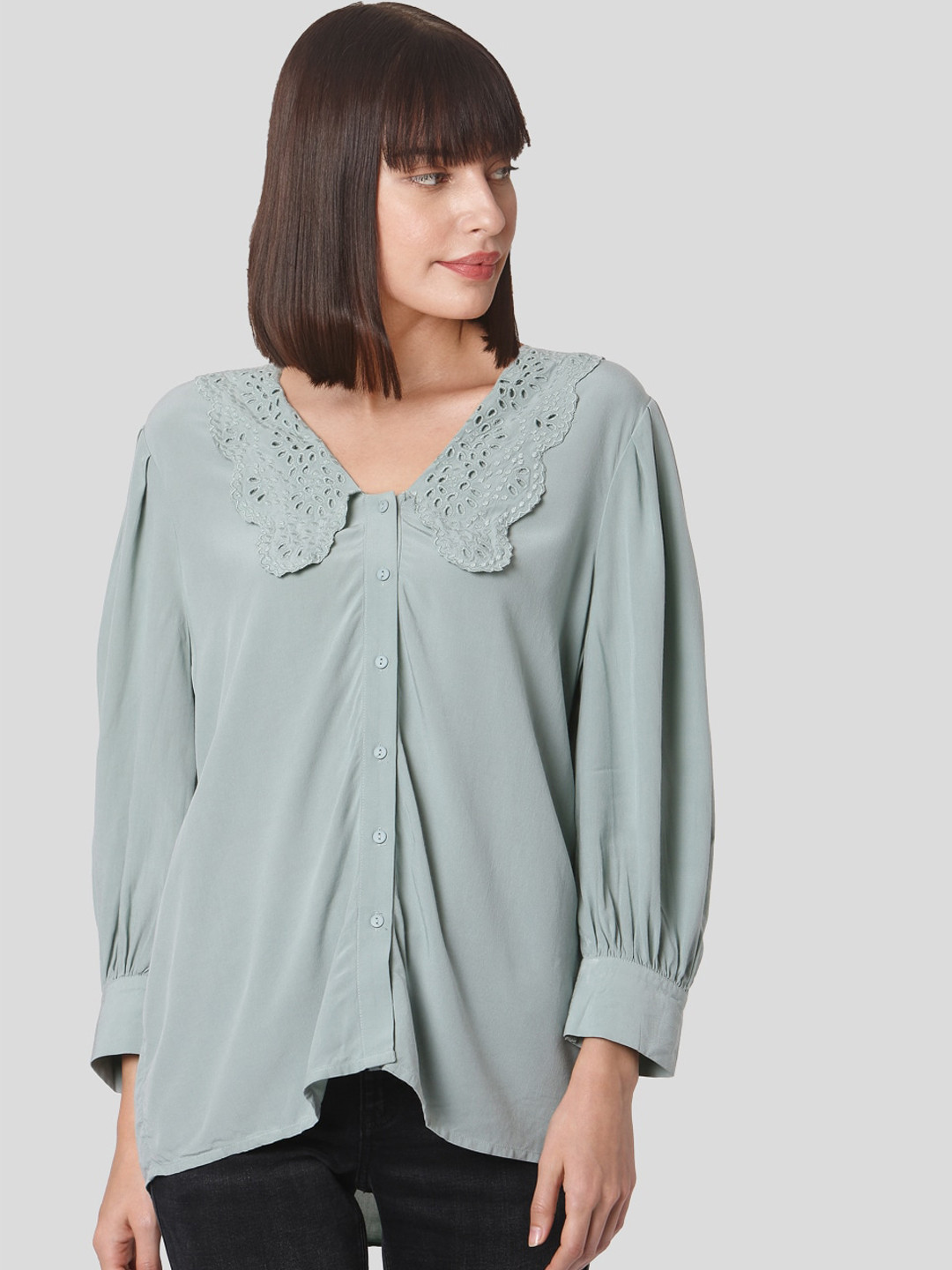 

Vero Moda Women Green Regular Fit Solid Casual Shirt