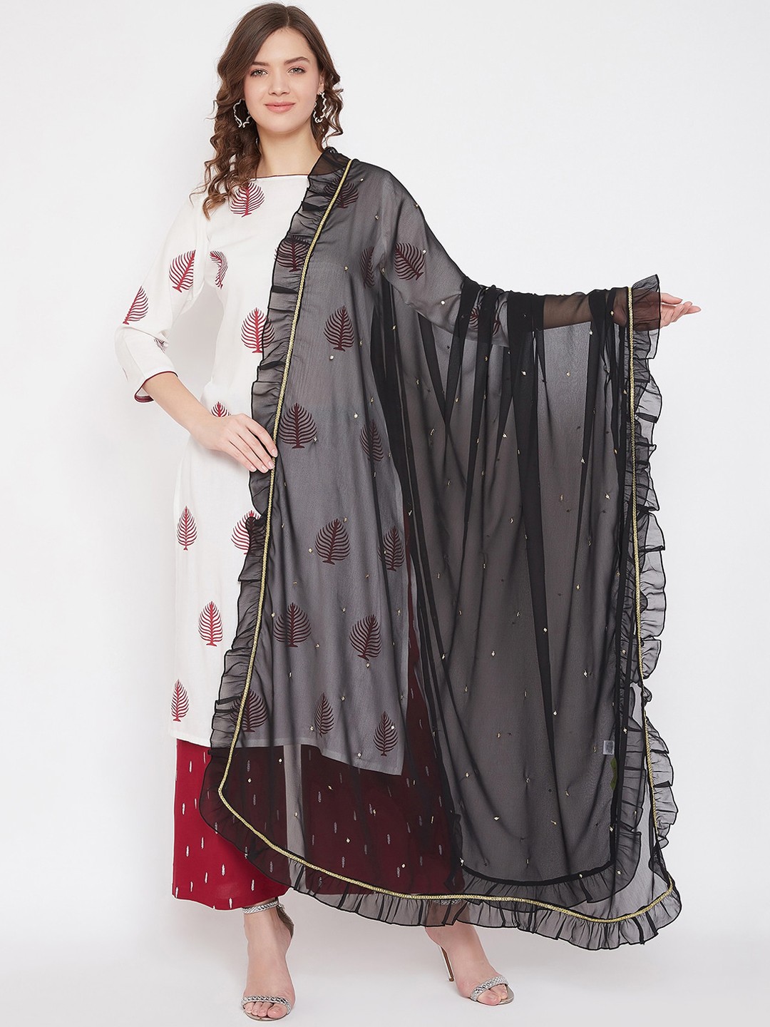 

Bitterlime Black & Gold-Toned Solid Dupatta
