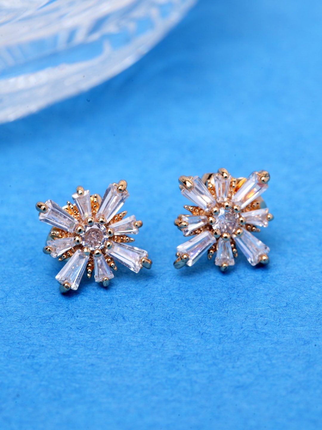 

ANIKAS CREATION White & Gold-Plated Floral Studs