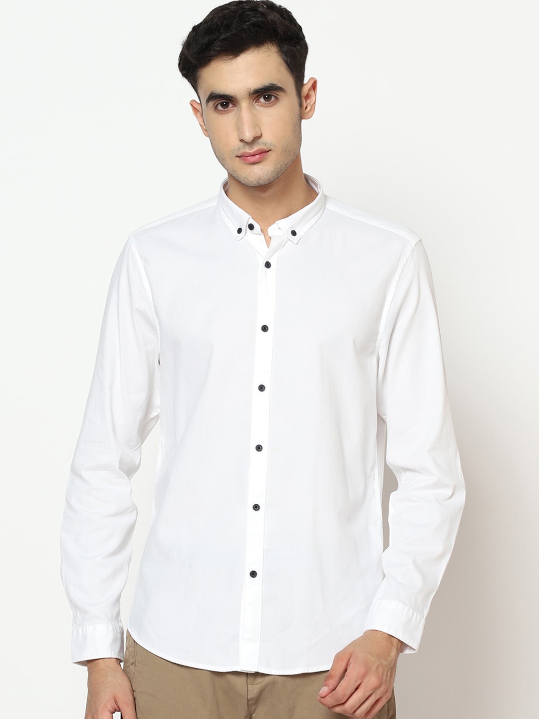 

Blackberrys Men White Skinny Fit Solid Casual Shirt