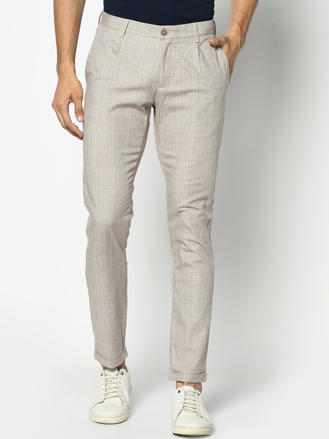 

Blackberrys Men Beige Phoenix Pleated Skinny Fit Checked Regular Trousers