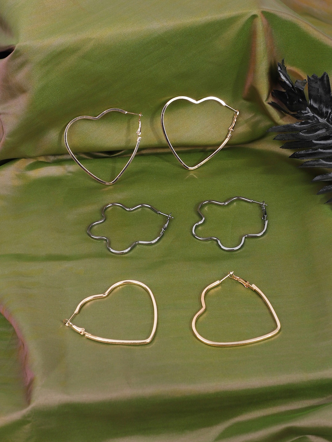 

ANIKAS CREATION Gold-Toned Contemporary Hoop Earrings