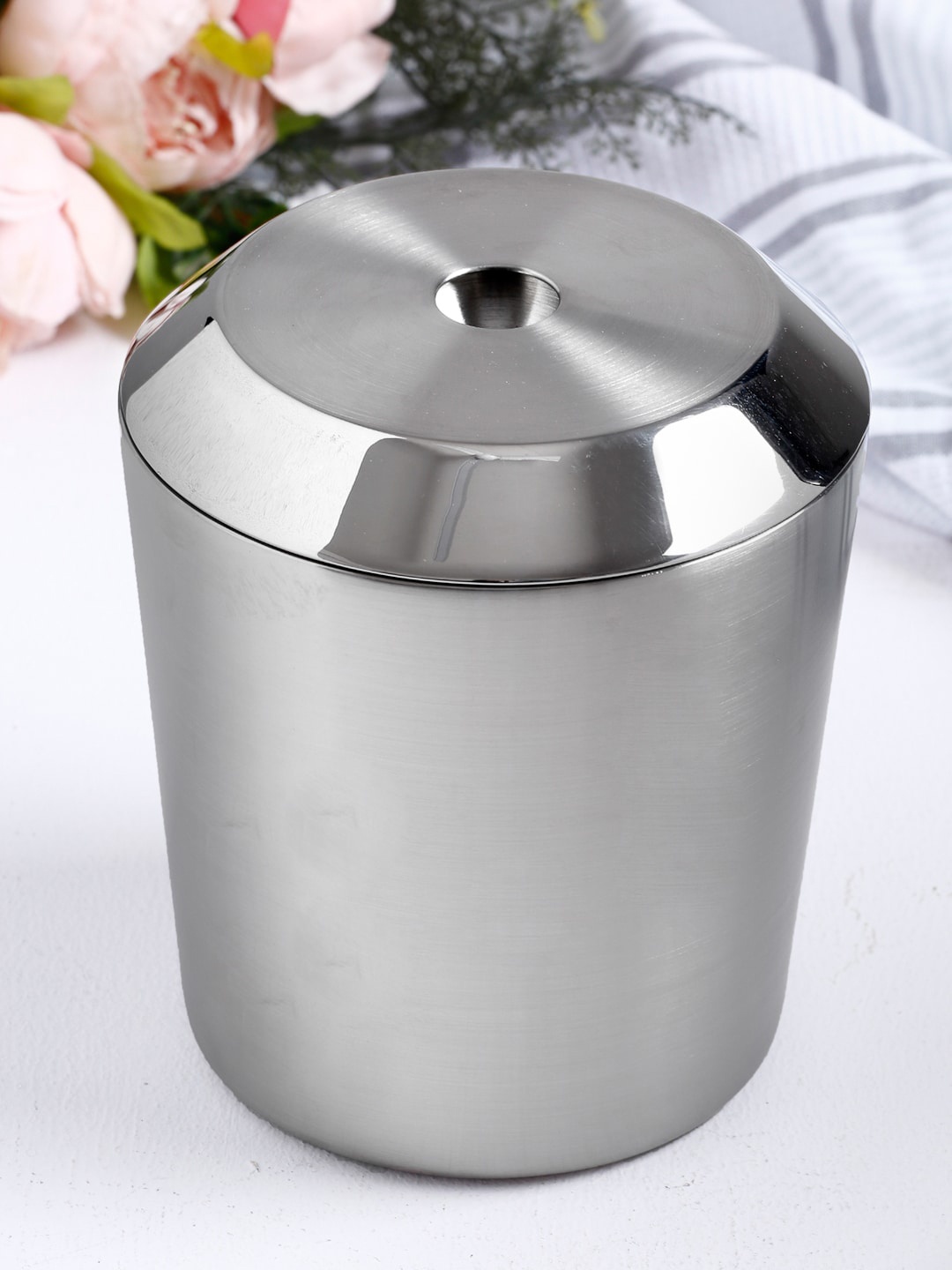 

ARTTDINOX Silver-Toned Stainless Steel Shell Ice Bucket