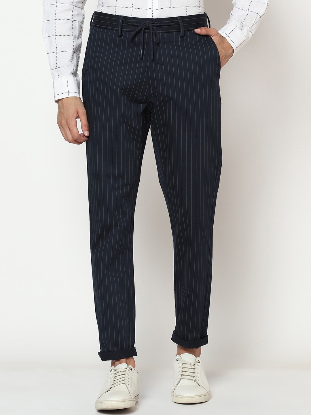 

Blackberrys Men Navy Blue Loose Fit Striped Arise Regular Fit Trousers