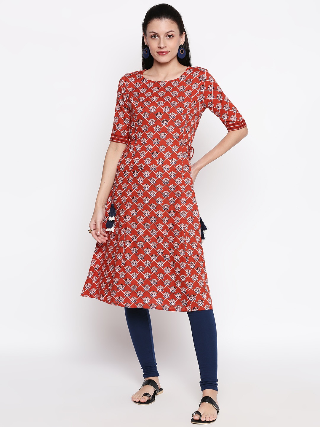 

People Women Red & Off White Ethnic Motifs Printed Thread Work Kurta