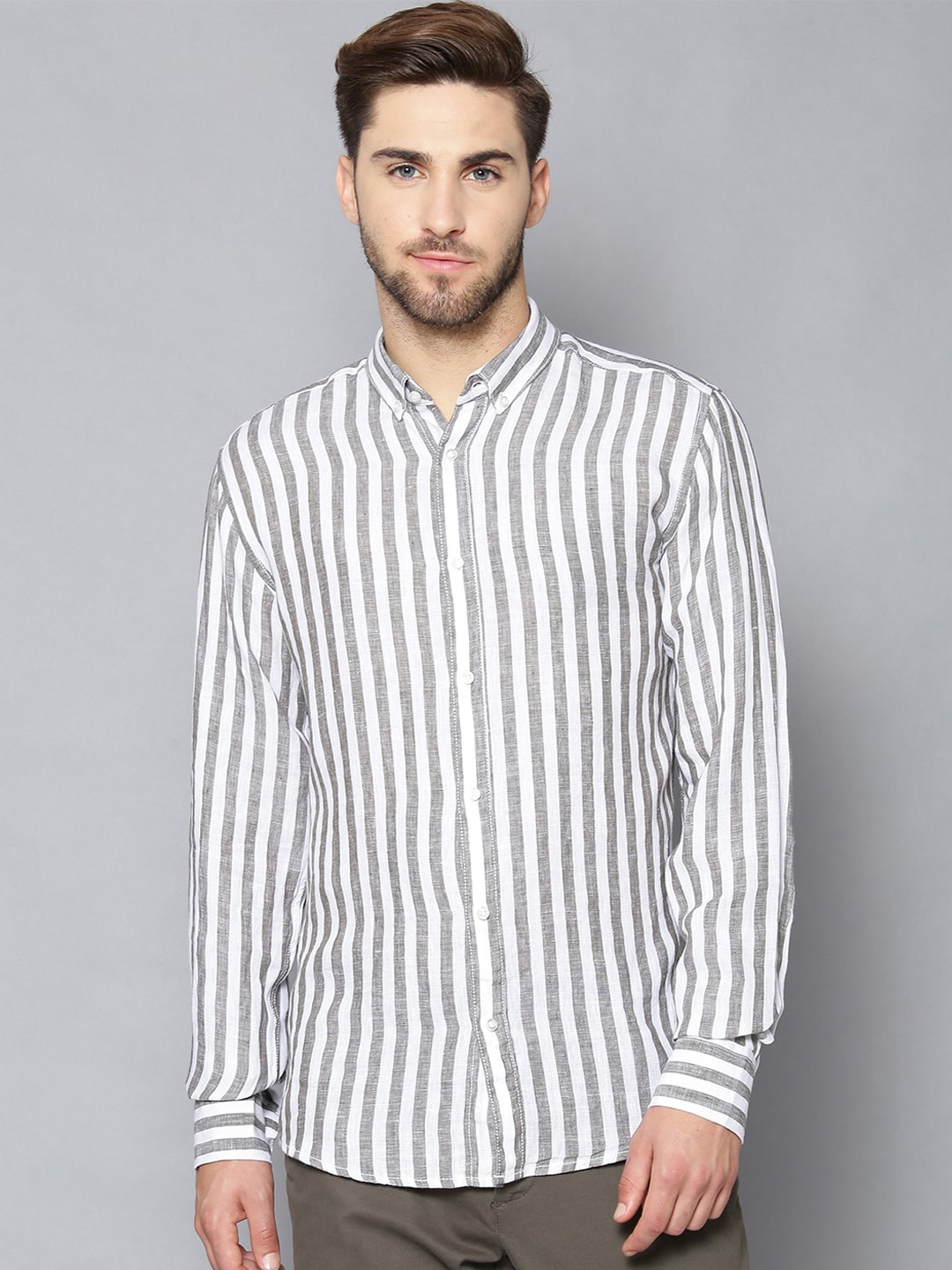 

Bruun & Stengade Men Olive Green Slim Fit Striped Casual Shirt