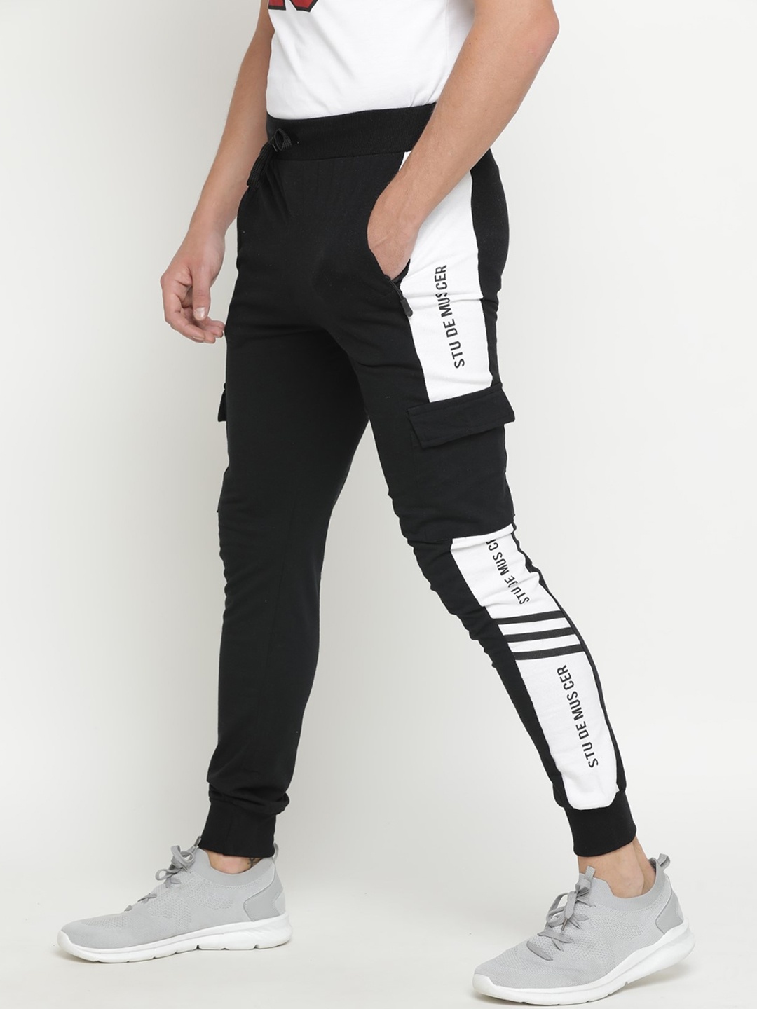 

Maniac Men Black & White Printed Cotton Slim-Fit Joggers