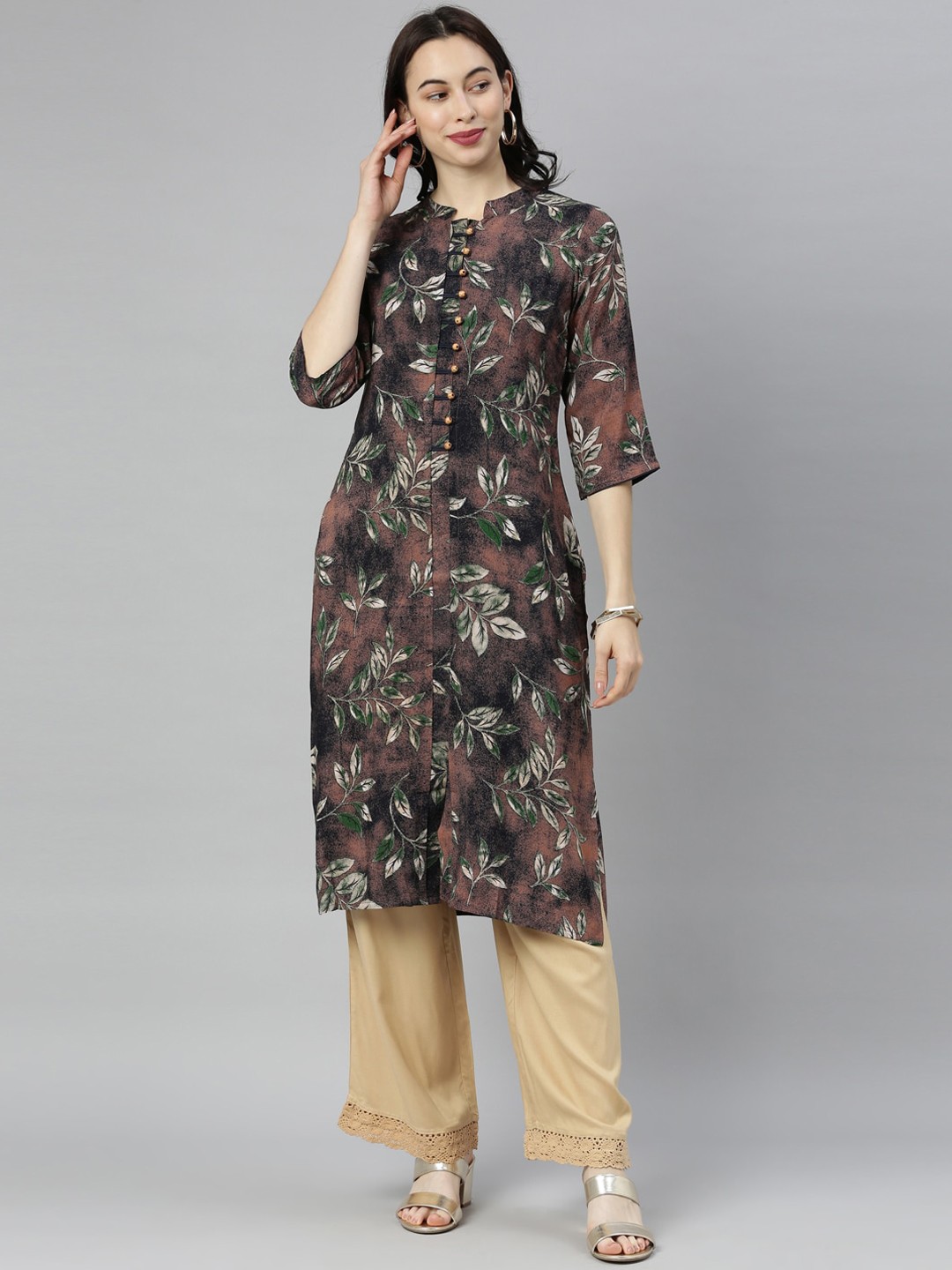 

Neerus Women Navy Blue & Brown Floral Printed Kurta