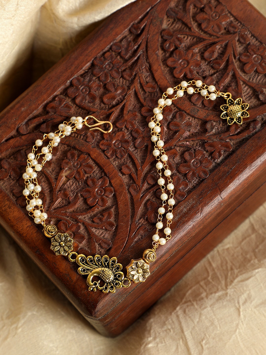 

ANIKAS CREATION Gold-Toned Handcrafted Link Bracelet