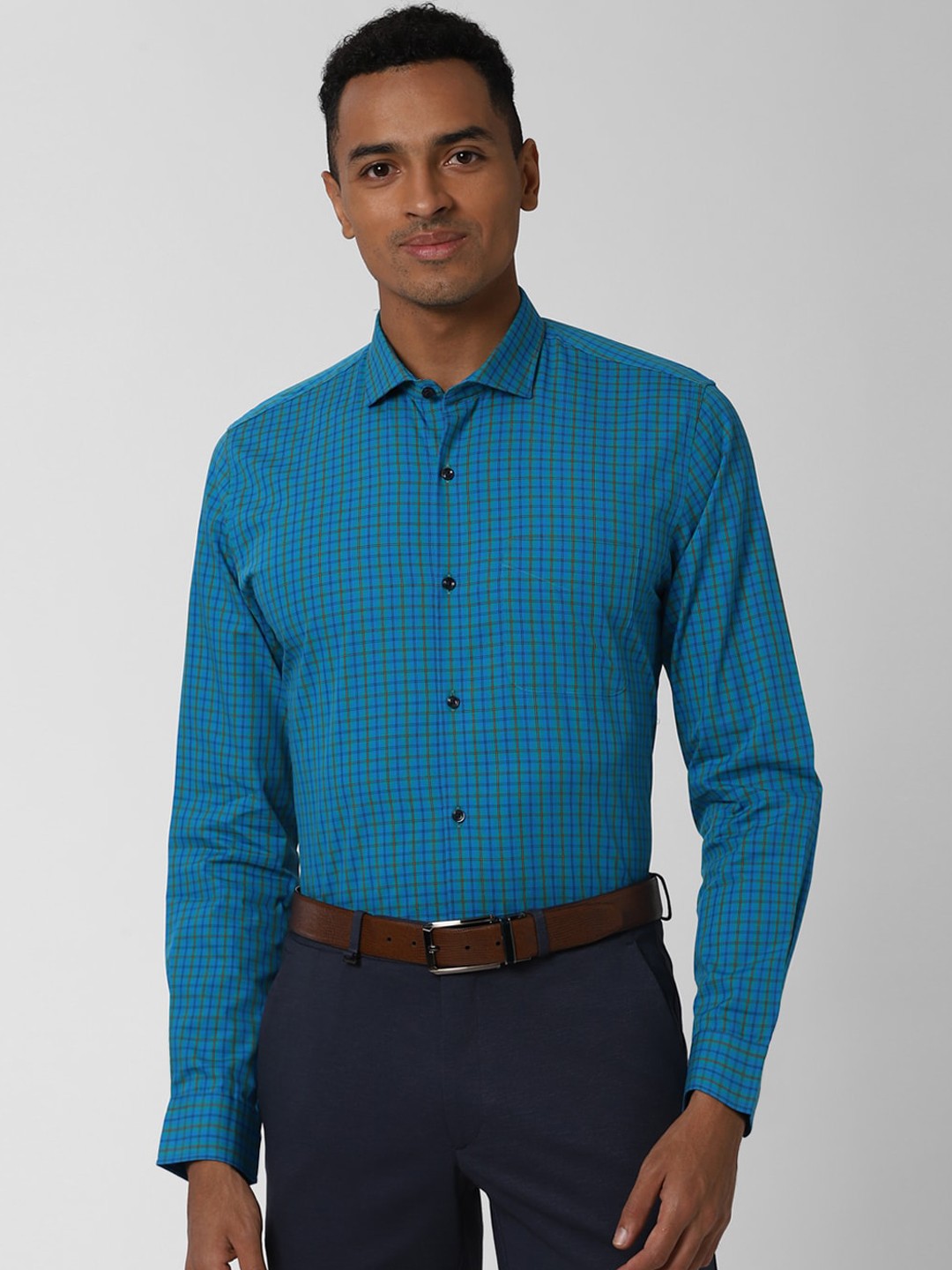 

Peter England Men Blue Checked Casual Shirt