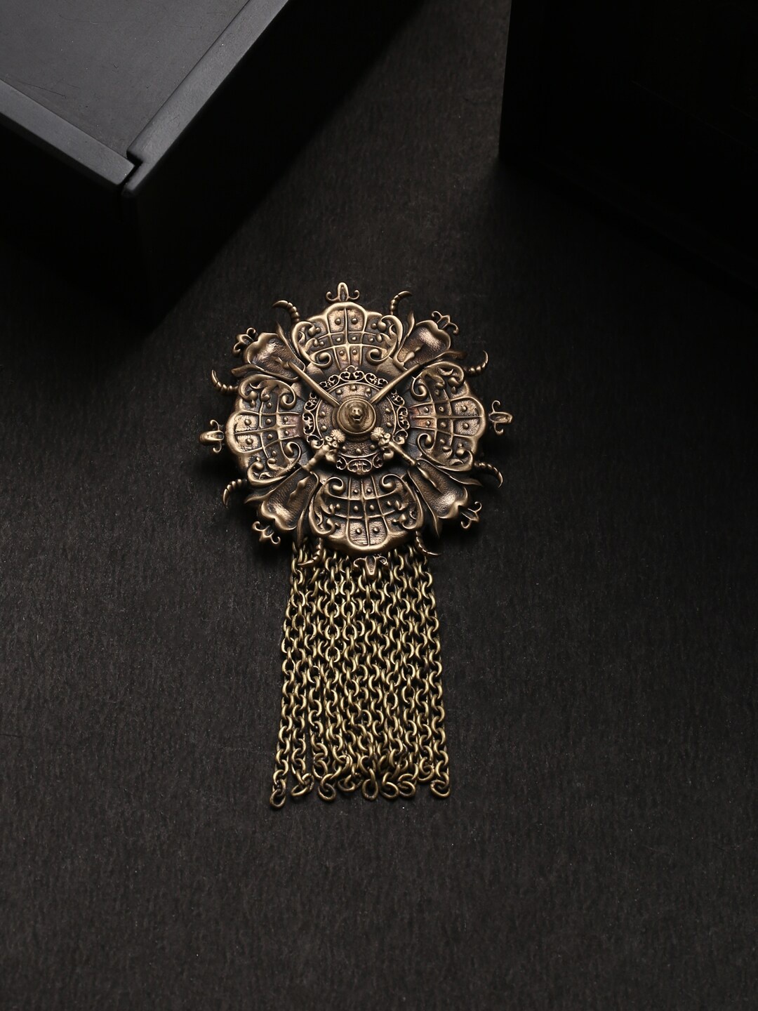 

COSA NOSTRAA Men Gold-Toned The Royal Shield Statement Brooch