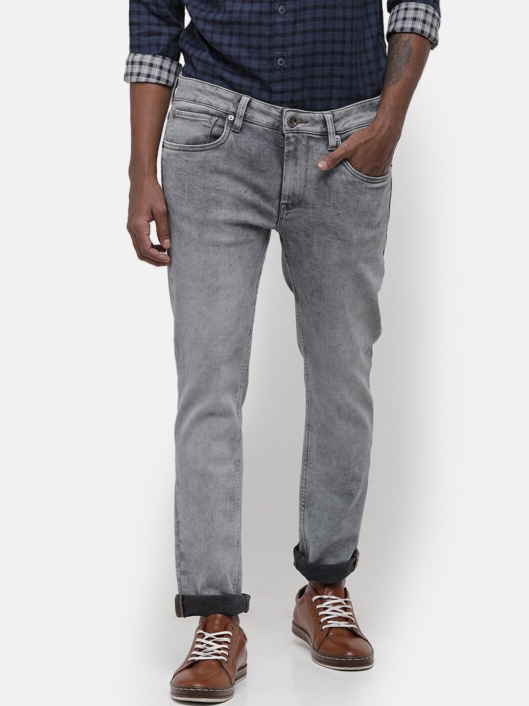 

Voi Jeans Men Grey Skinny Fit Low-Rise Low Distress Jeans