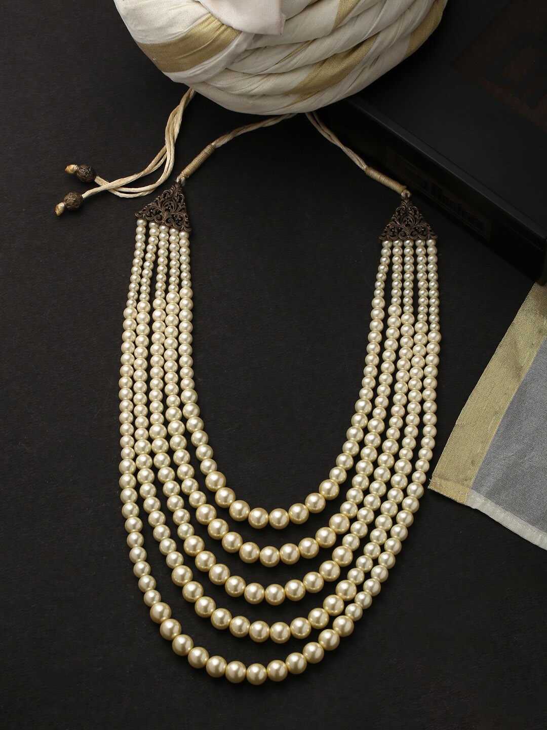 

COSA NOSTRAA Men Off-White & Copper-Toned Brass Pearl Necklace