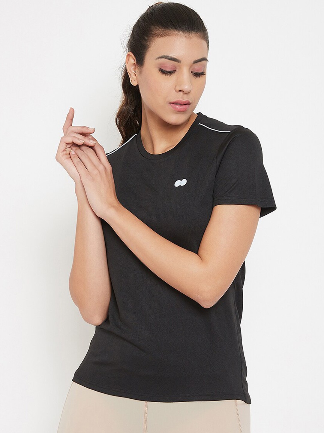 

Clovia Women Black Solid Activewear Round Neck T-shirt