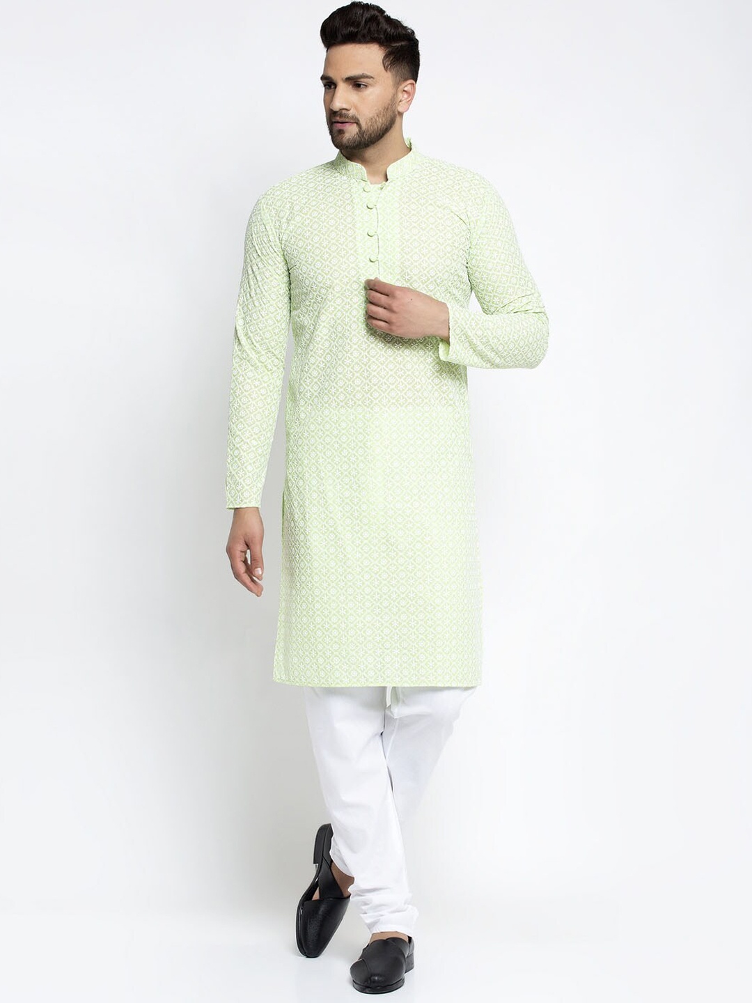 

Jompers Men Green Embroidered Kurta with Pyjamas