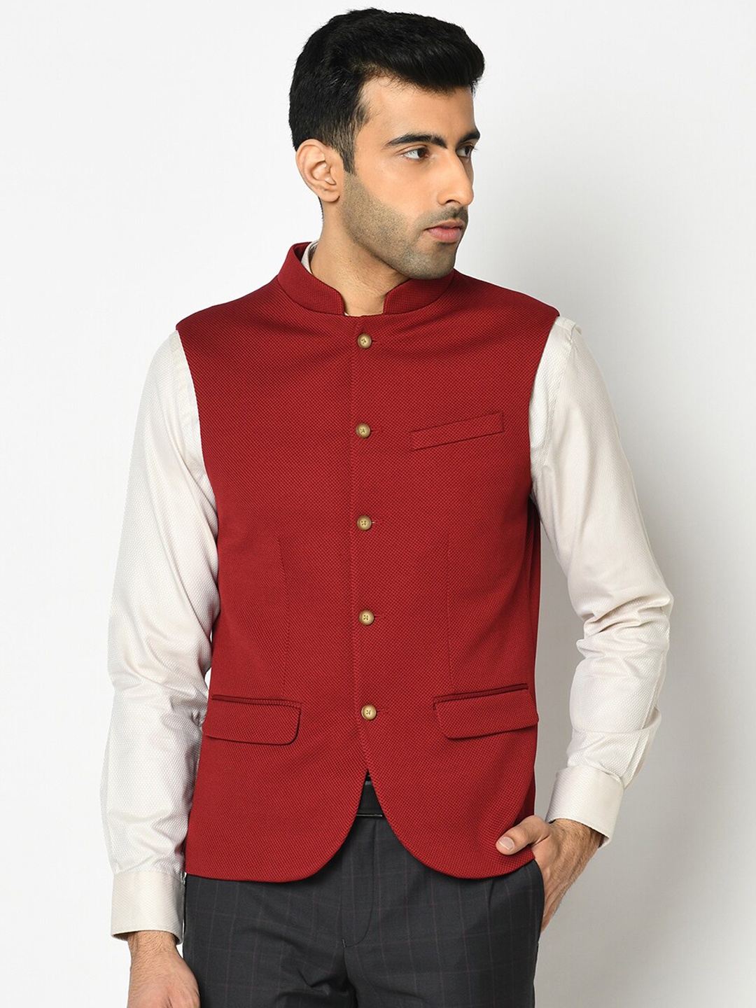 

Blackberrys Men Maroon Solid Slim Fit Waistcoat