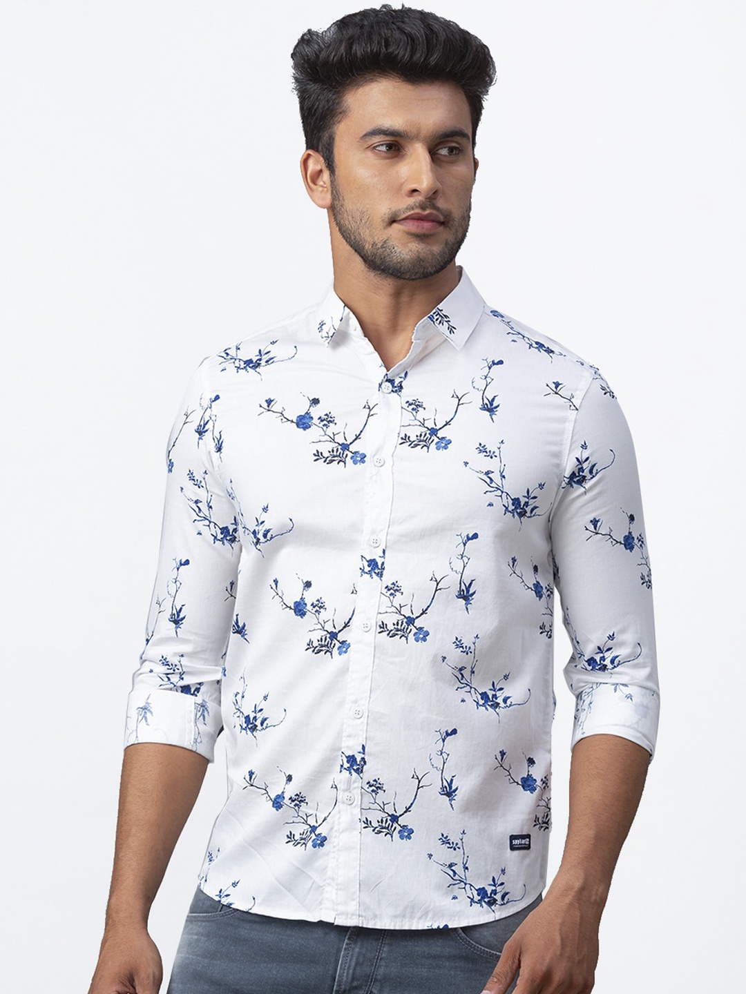 

SPYKAR Men White Slim Fit Printed Casual Shirt