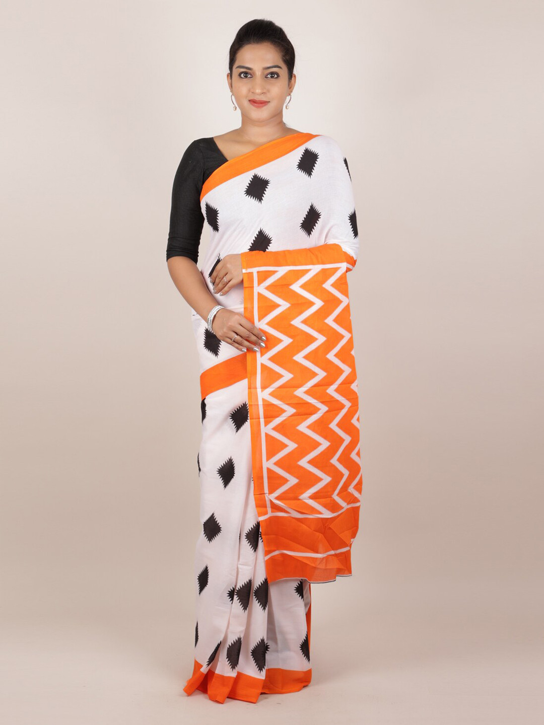 

Pothys White & Black Cotton Blend Printed Saree