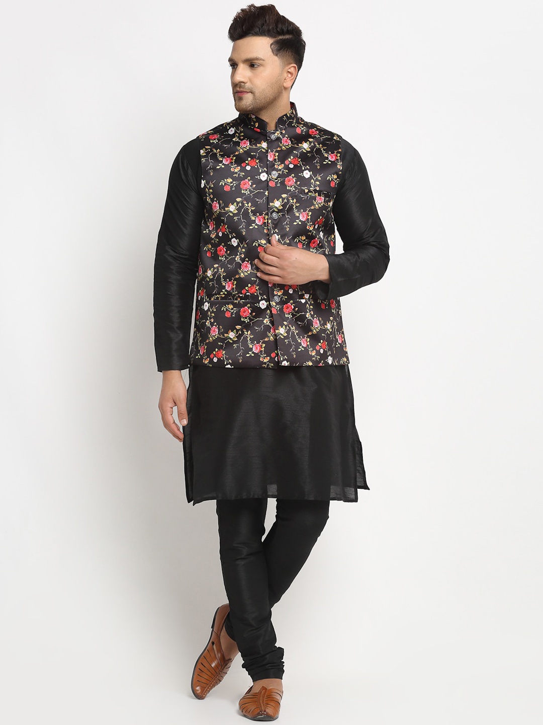 

Benstoke Men Black Solid Kurta with Pyjamas