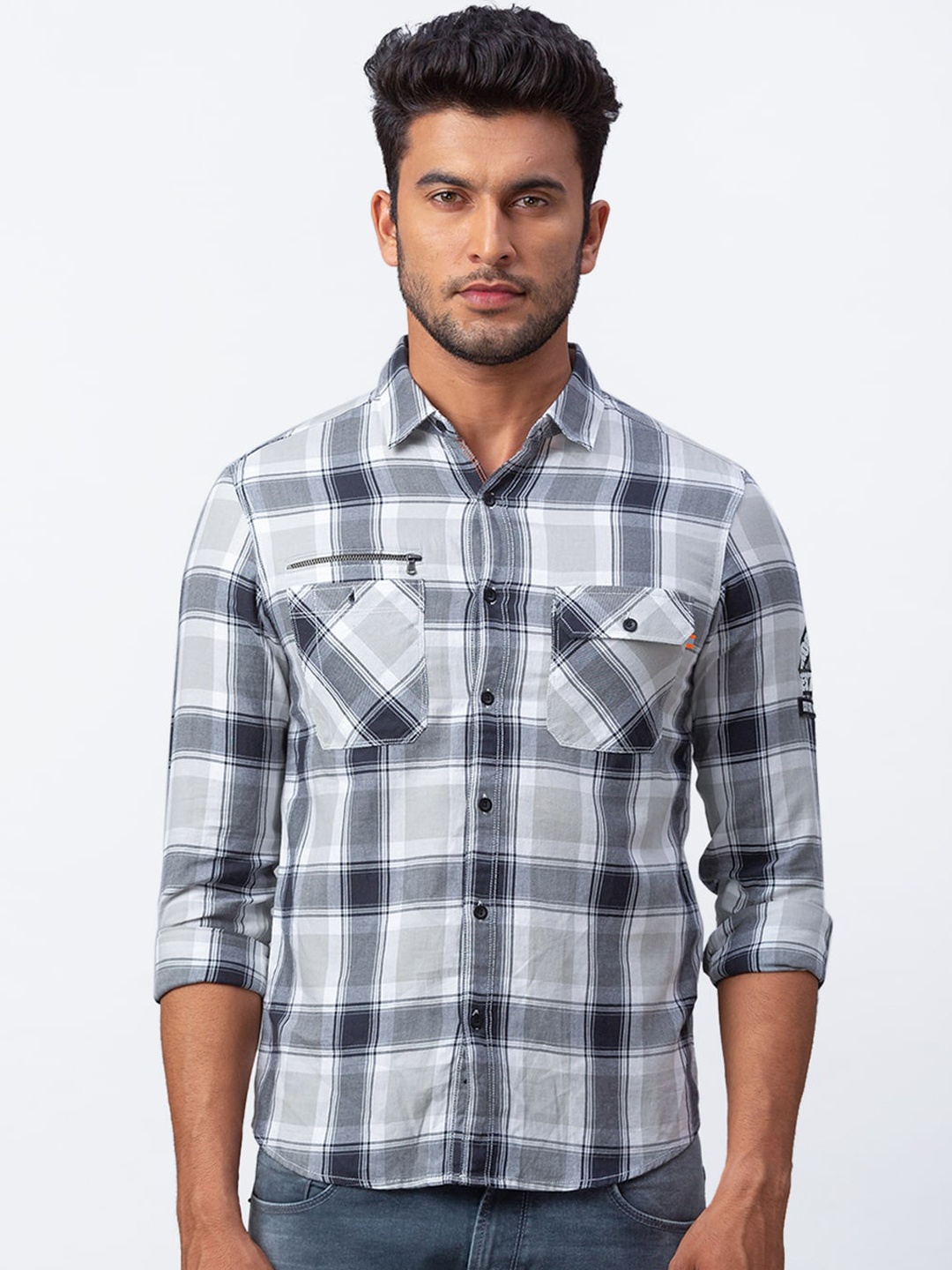 

SPYKAR Men Grey Slim Fit Checked Casual Shirt