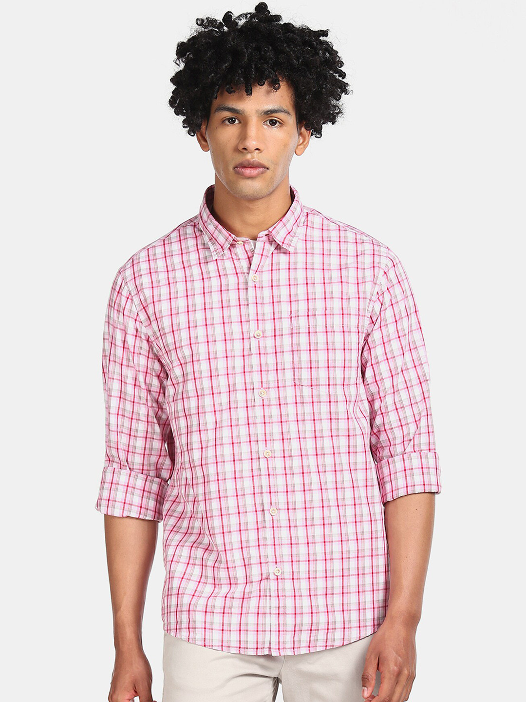 

Ruggers Men Pink Regular Fit Checked Casual Shirt