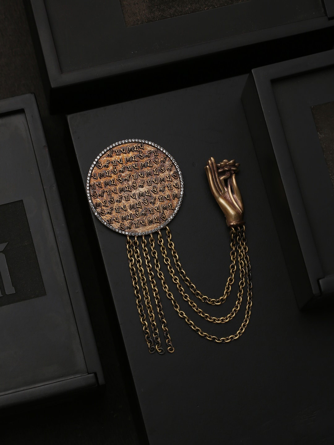 

COSA NOSTRAA Men Gold-Toned Stone-Studded The Buddha-Script Statement Brooch