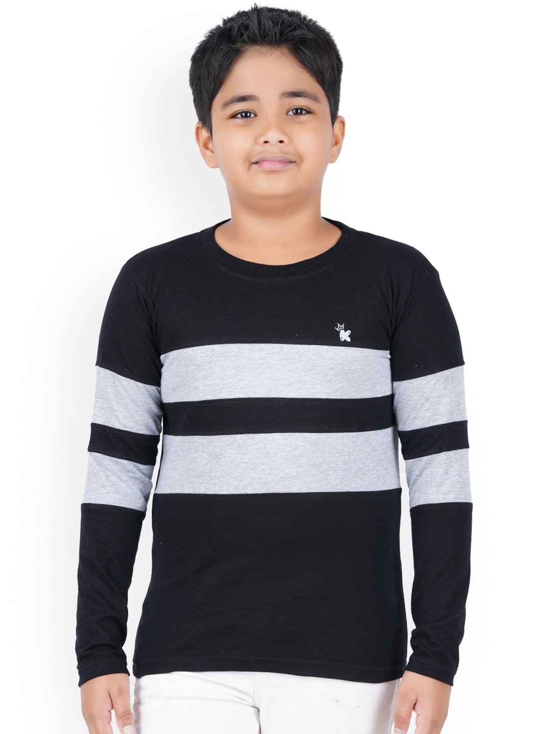 

Kiddeo Boys Black Striped Round Neck T-shirt