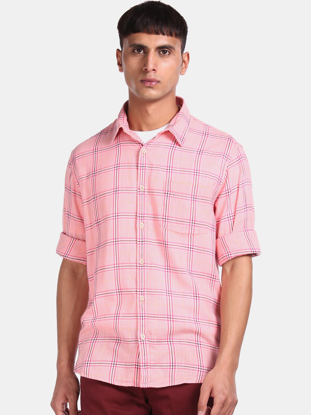 

Ruggers Men Pink Regular Fit Checked Casual Shirt