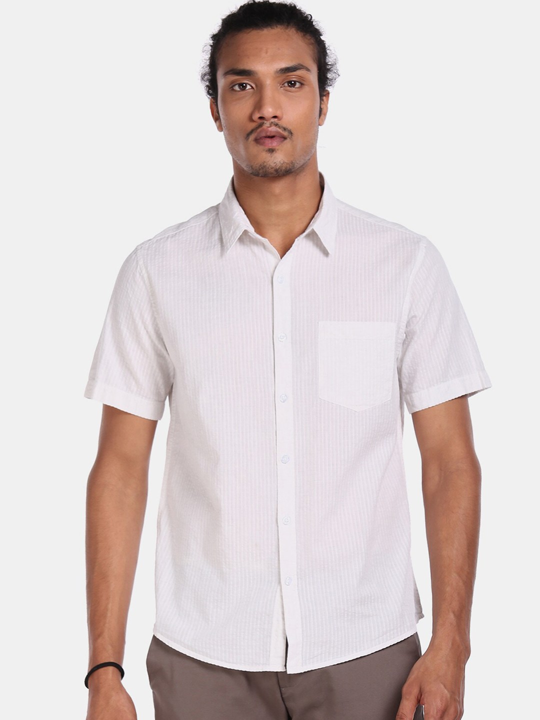 

Ruggers Men White Regular Fit Striped Casual Shirt