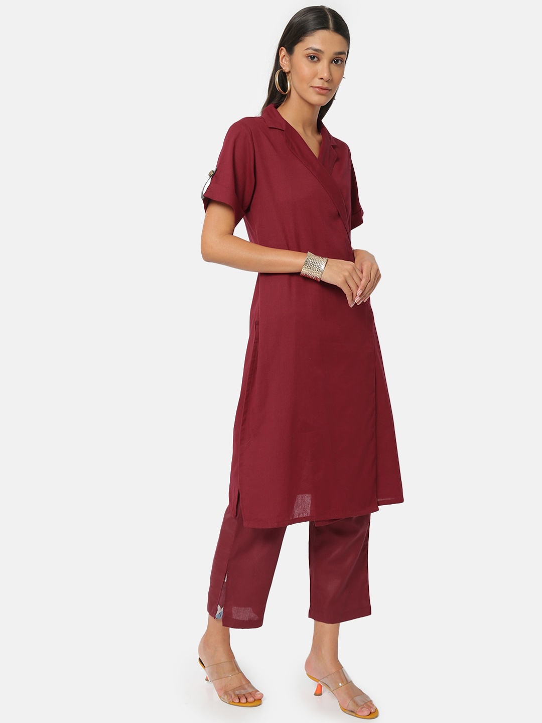 

Saaki Women Maroon Solid Straight Kurta