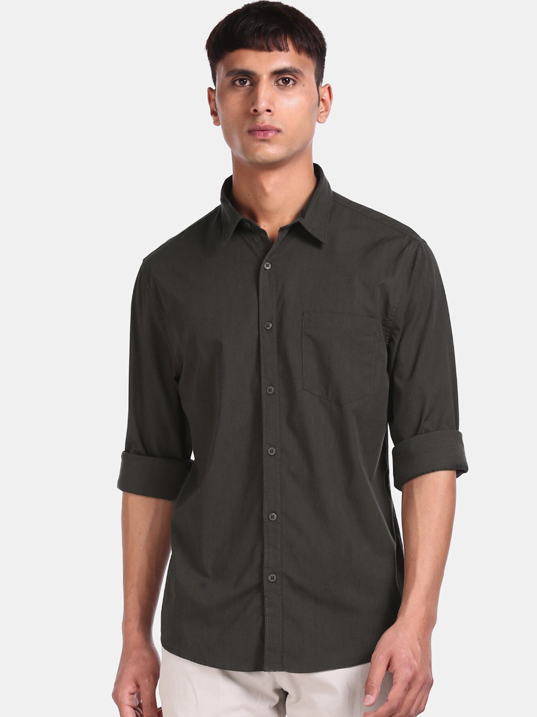 

Ruggers Men Olive Green Regular Fit Solid Casual Shirt