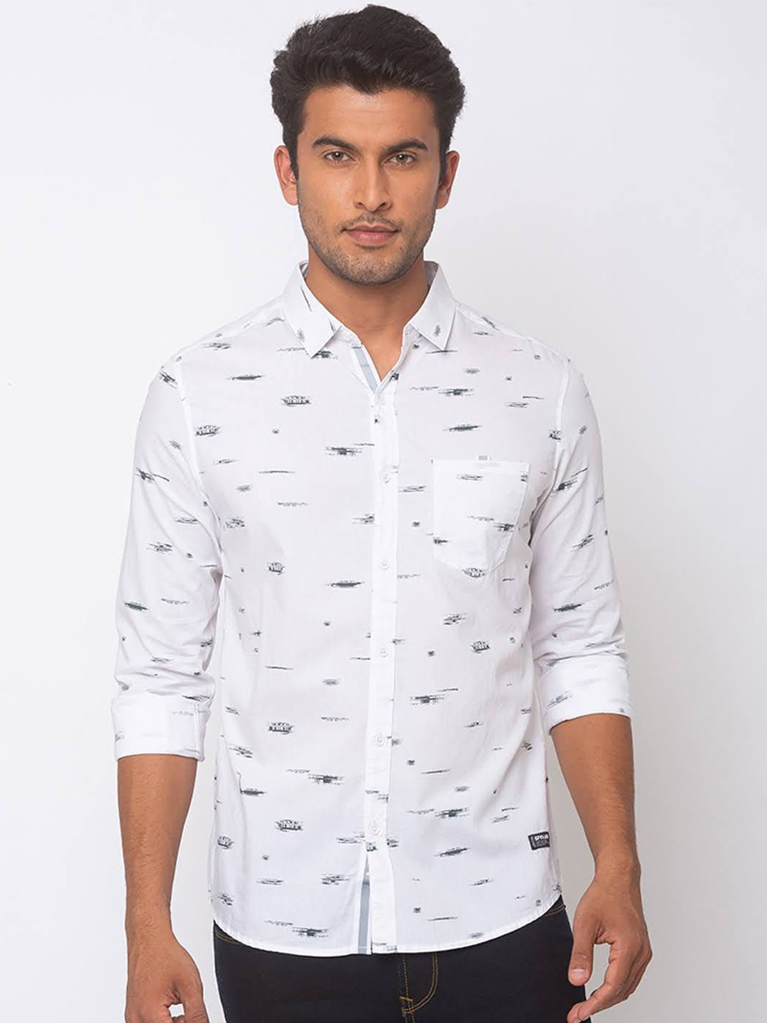 

SPYKAR Men White & Grey Slim Fit Printed Casual Shirt