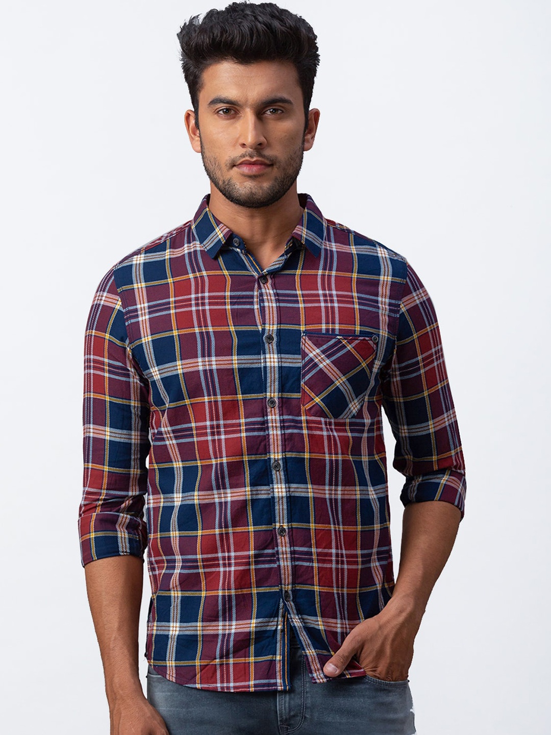 

SPYKAR Men Red Slim Fit Checked Casual Shirt