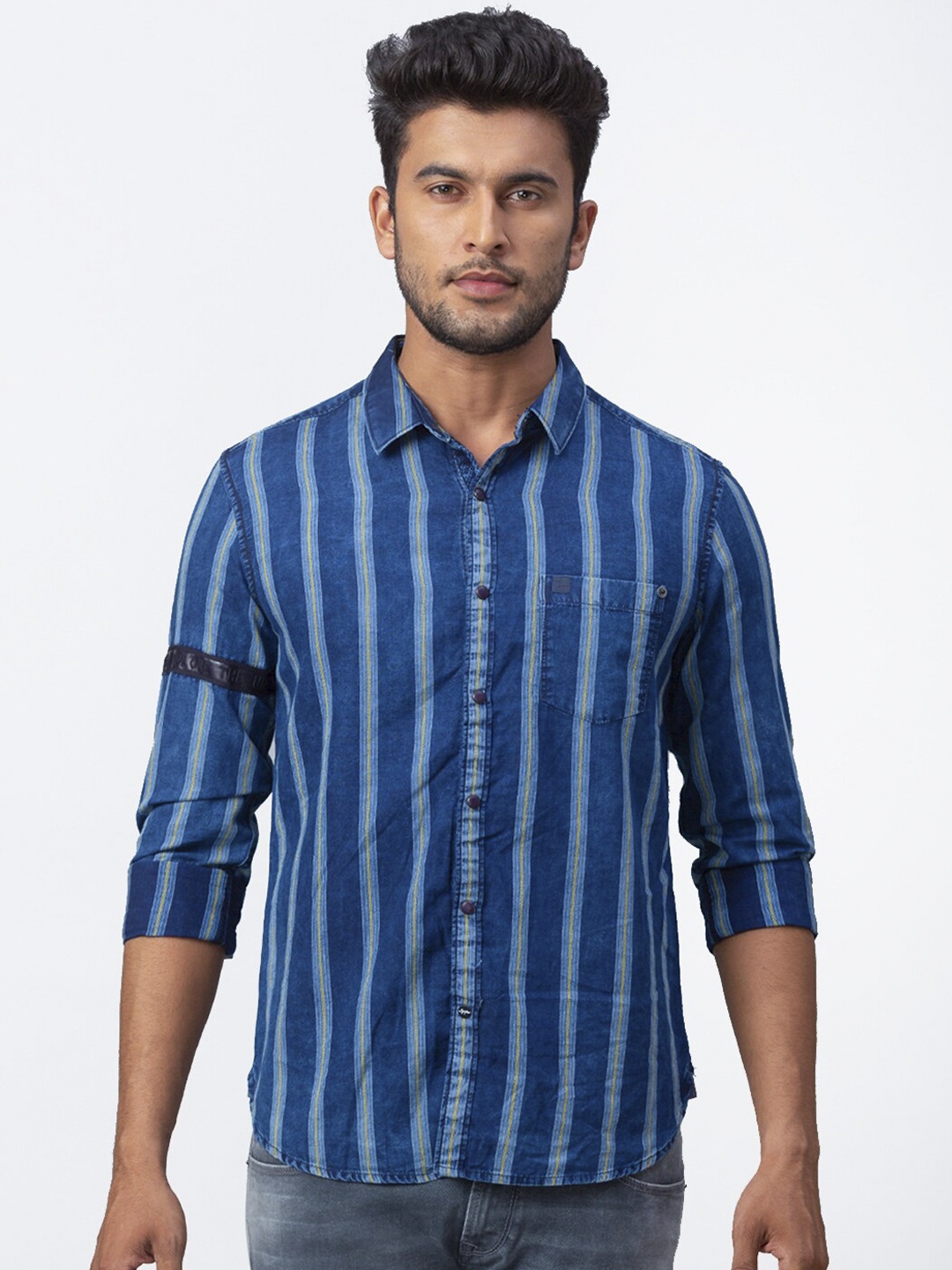 

SPYKAR Men Blue & Yellow Slim Fit Striped Casual Shirt