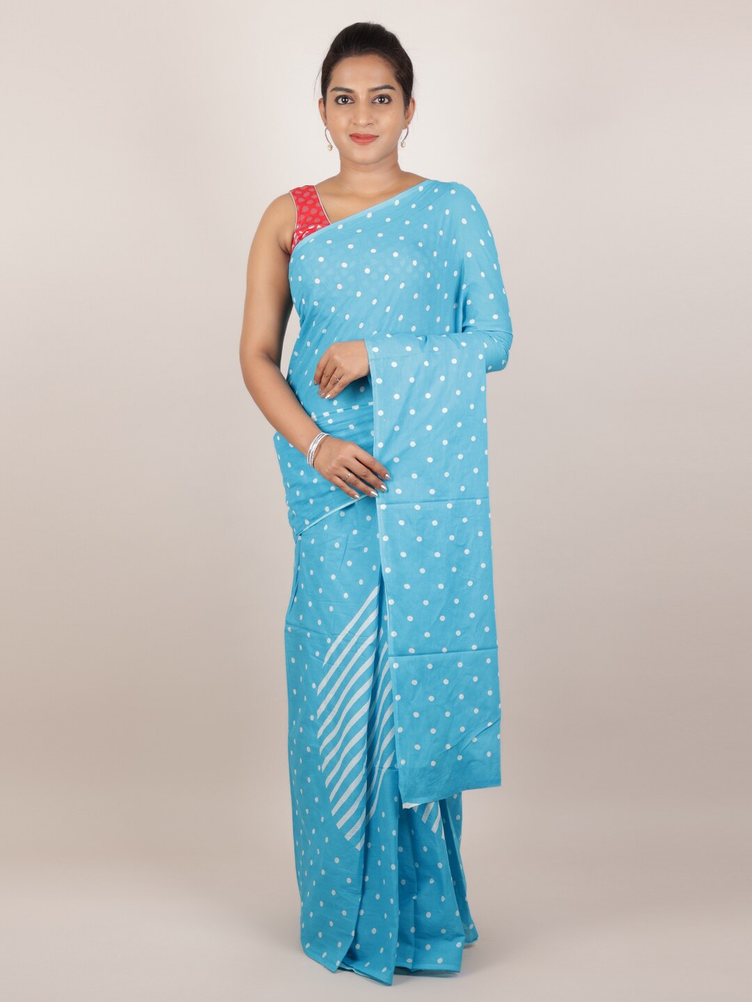 

Pothys Turquoise Blue & White Cotton Blend Printed Saree