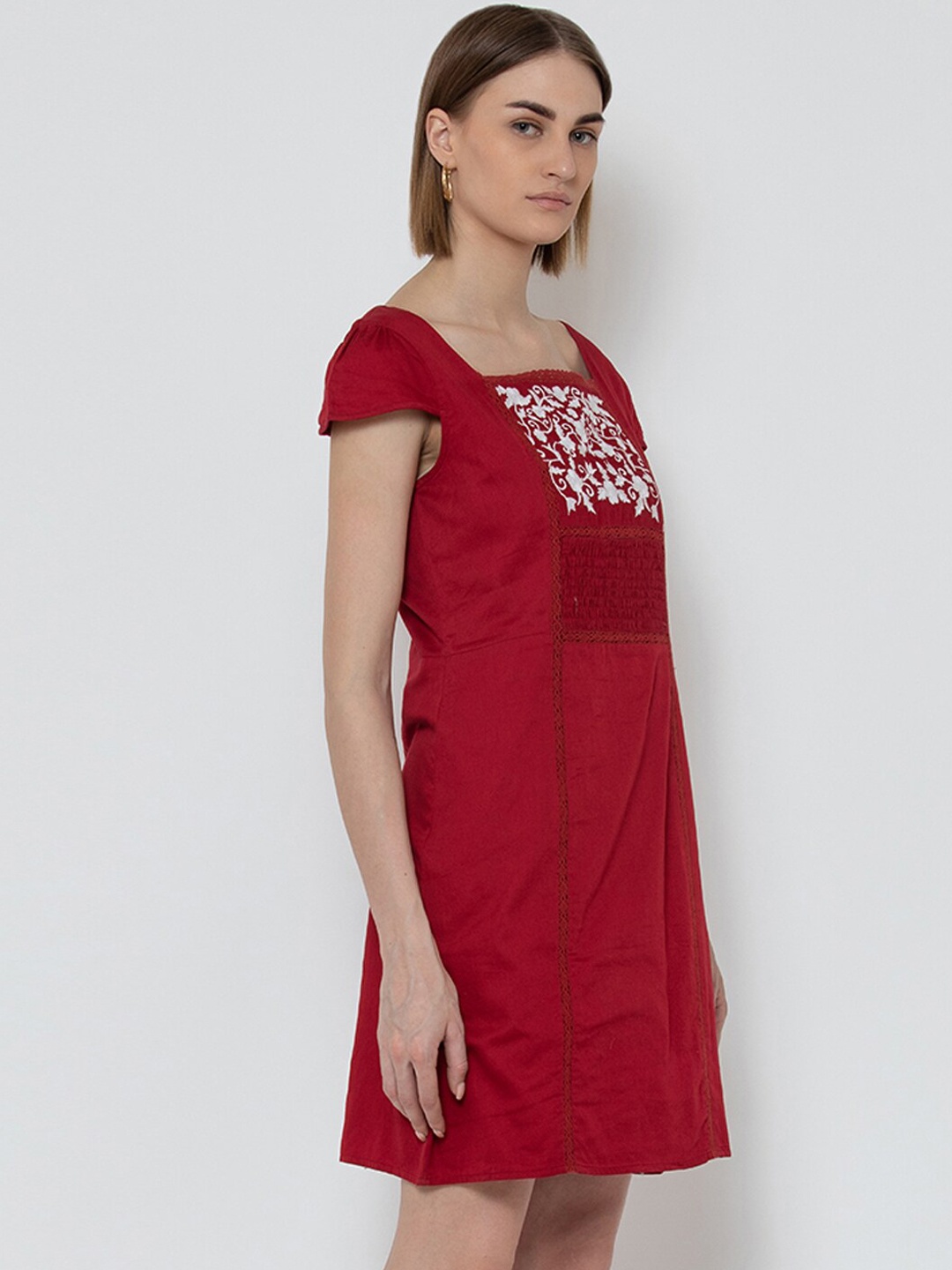 

DODO & MOA Women Maroon & Off-White Embroidered Sheath Dress