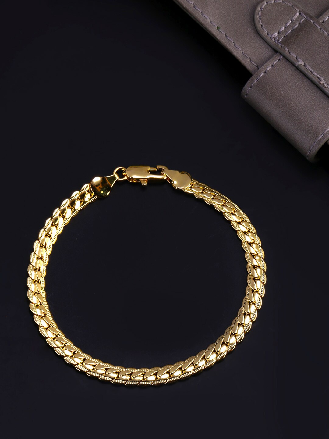 

Yellow Chimes Men Gold-Toned Stainless Steel Gold-Plated Link Bracelet