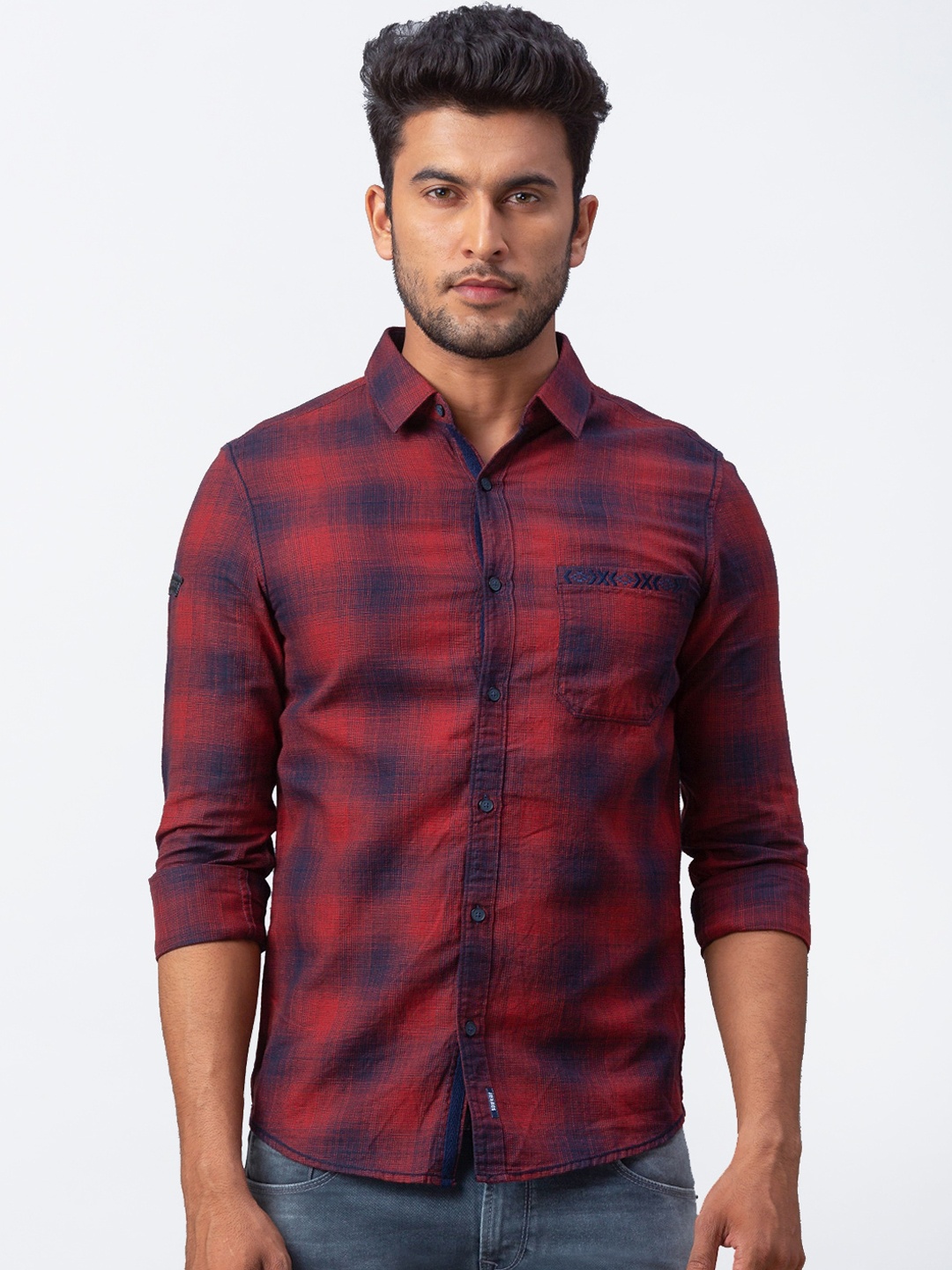

SPYKAR Men Red & Navy Blue Slim Fit Checked Casual Shirt