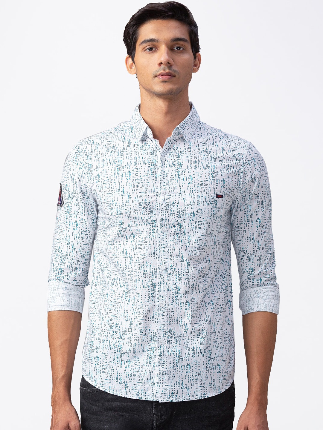 SPYKAR Men White & Blue Slim Fit Printed Casual Shirt