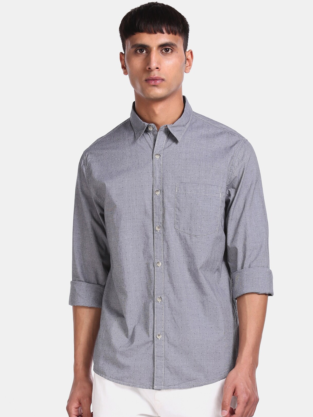 

Ruggers Men Grey Regular Fit Solid Casual Shirt